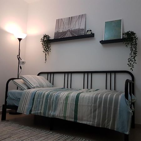 Private Bed/Bathroom In Netanya Eksteriør bilde