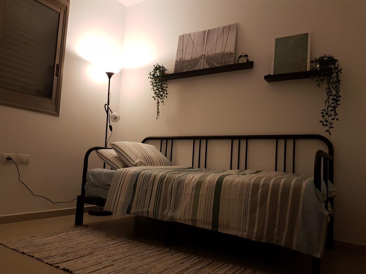 Private Bed/Bathroom In Netanya Eksteriør bilde