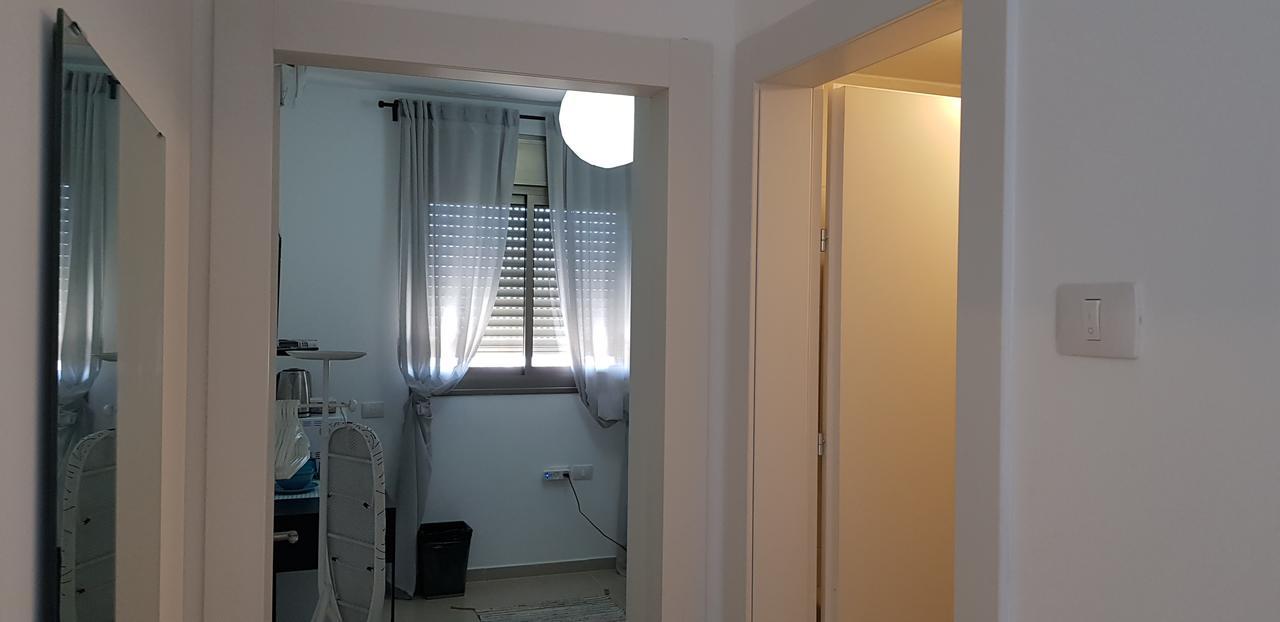 Private Bed/Bathroom In Netanya Eksteriør bilde