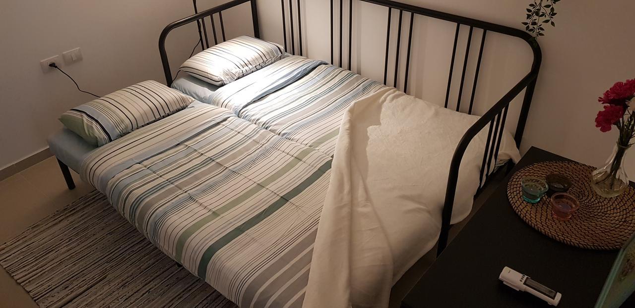 Private Bed/Bathroom In Netanya Eksteriør bilde